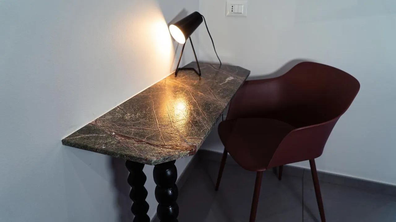 פלרמו Zefiro Suites לינה וארוחת בוקר